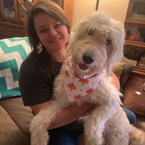 Meet your Posher, Lora